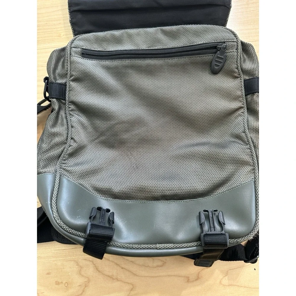 TUMI TECH GREEN BACKPACK LAPTOP CARRIER MESSENGER TRAVEL BAG